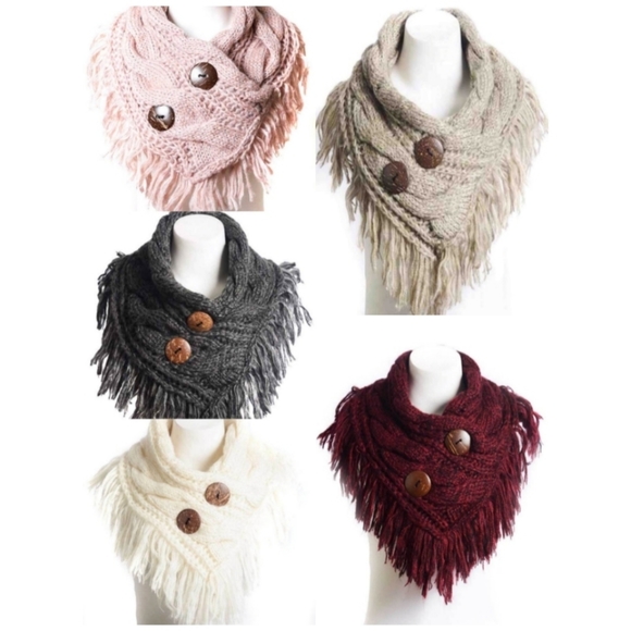 Fringe Infinity Scarf with 2 Buttons (Burgundy) - Picture 3 of 3